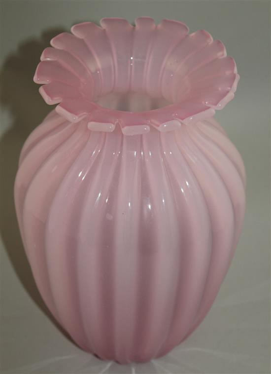 An Archimede Seguso pink and white alabastro Murano vase, 27.5cm